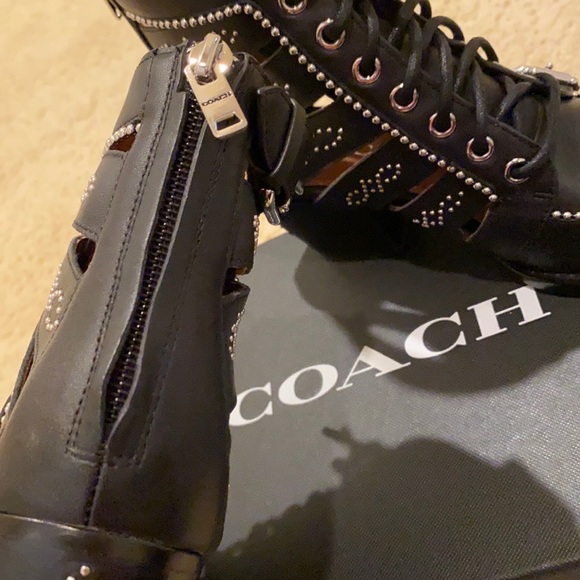 Shoes - Picture 7 of 9